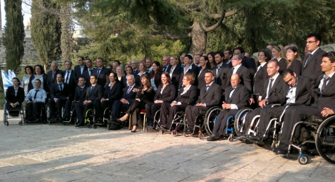 The Paralympic delegation with President Shimon Peres and Culture and Sports Minister Limor Livnat.