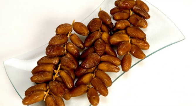 Dates stimulate the removal of cholesterol from lipid-laden arterial cells. Photo courtesy of Hadiklaim Israeli Date Growers Cooperative
