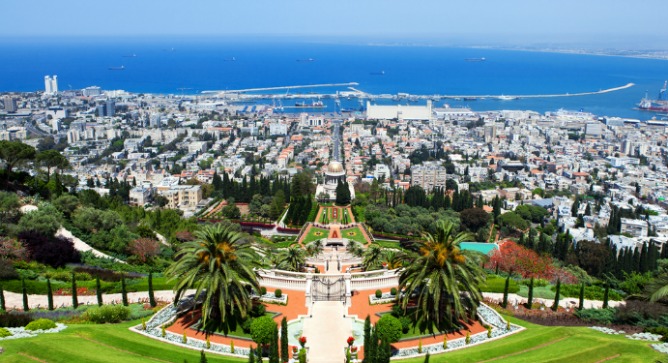 Looking down towards Haifa bay. Photo via Shutterstock.