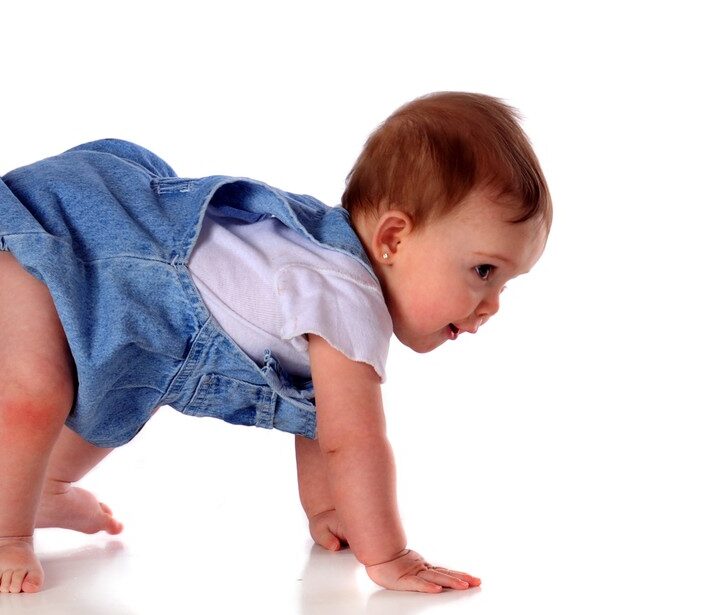 Babies who have started crawling wake up more often at night compared to the period before the crawling. (Shutterstock.com)
