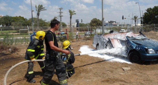 Scouts at the Fire and Rescue training school in Rishon LeZion. Photo courtesy of JNF