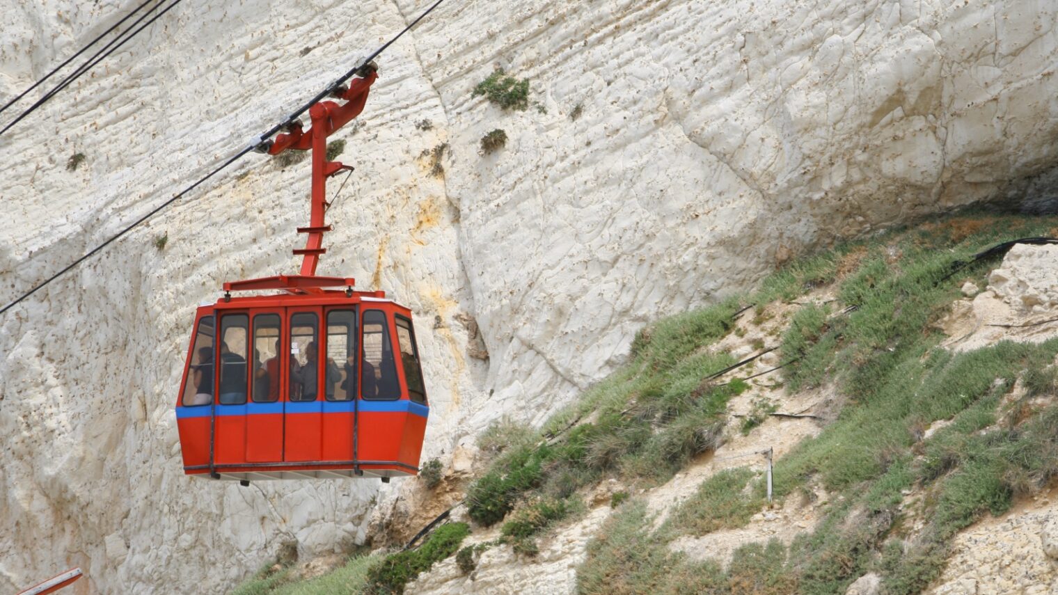 Rosh Hanikra cable car photo via Shutterstock.com