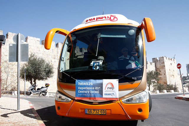The inaugural ISRAEL21c Journey to Israel sets off. Photo by Ariel Jerozolimski
