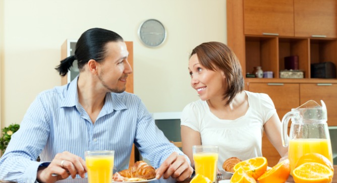 If you have trouble conceiving because of PCOS, try eating a heartier breakfast. Image via Shutterstock.com