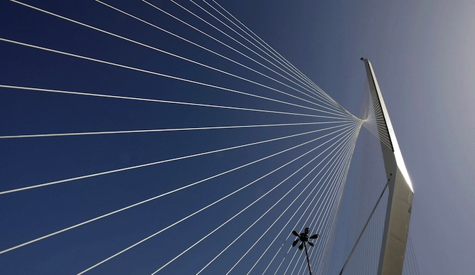 Some say the Jerusalem String Bridge looks like a sailing boat, others a harp. Photo by Flash90