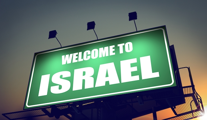 Israeli apps can help you make the most out of a trip to Israel. Image via www.shutterstock.com