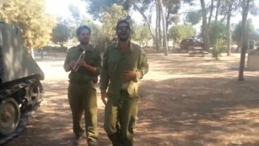 Israeli soldiers break out in tension-releasing song