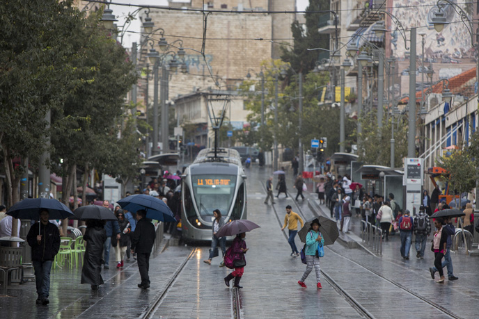 Rain swept through downtown Jerusalem on November 3, 2014. (Yonatan Sindel/Flash90)