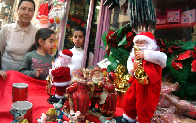 Christmas vendors abound in the Wadi Nisnas neighborhood of Haifa. Photo by Jorge Novominsky/FLASH90