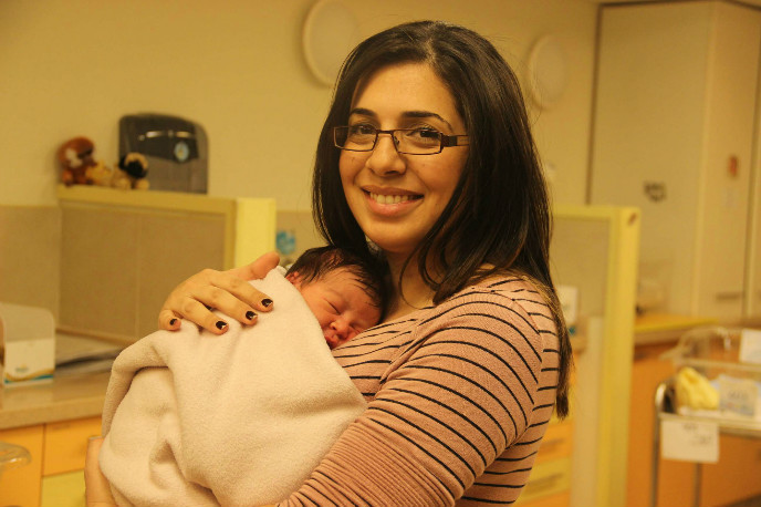 Miri Hillel and her newborn at Hadassah Baby. Photo by Tsiporet Eisenberg