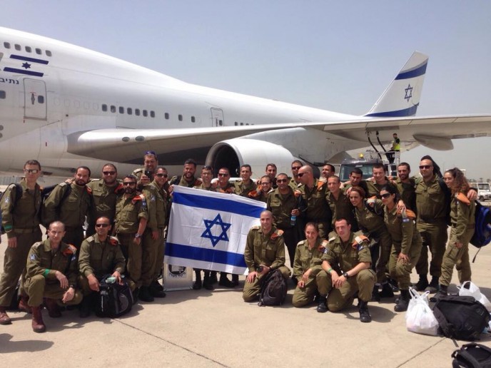 The IDF aid delegation preparing to fly to Nepal with 95 tons of humanitarian and medical supplies. Photo by IDF Spokesperson