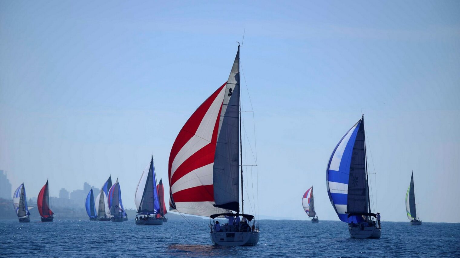 Sailing crews take part in the Israel Sailing Competition near Tel Aviv. Photo by Tomer Neuberg/Flash90