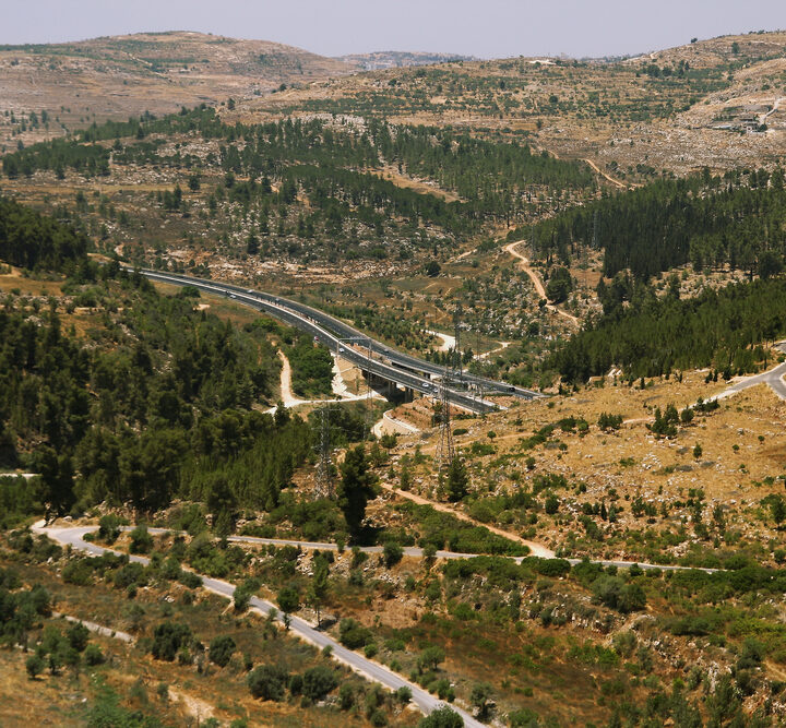 Highway 1 stretches about 66 kilometers between Jerusalem and Tel Aviv. Photo via www.shutterstock.com