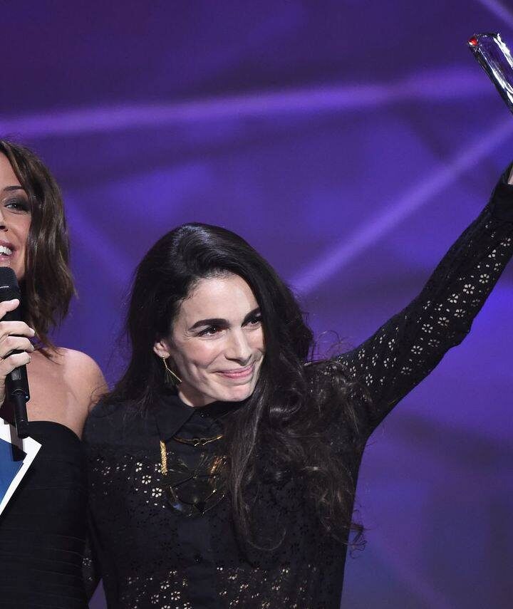 Yael Naim celebrates her Artist of the Year win. Photo via Facebook