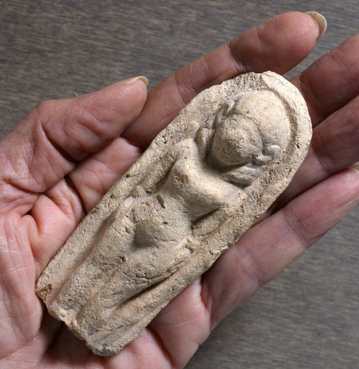 The 3,400 year old figurine. Photo: Clara Amit, courtesy of the Israel Antiquities Authority.