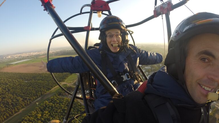 Viva Sarah Press and Sharon Baram soaring at 220 meters. Photo courtesy of Extreme Israel