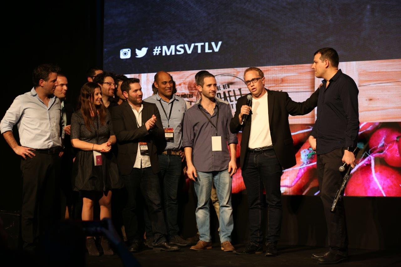 Navot Volk, managing director of Microsoft Ventures Israel, congratulates new graduates. Photo courtesy