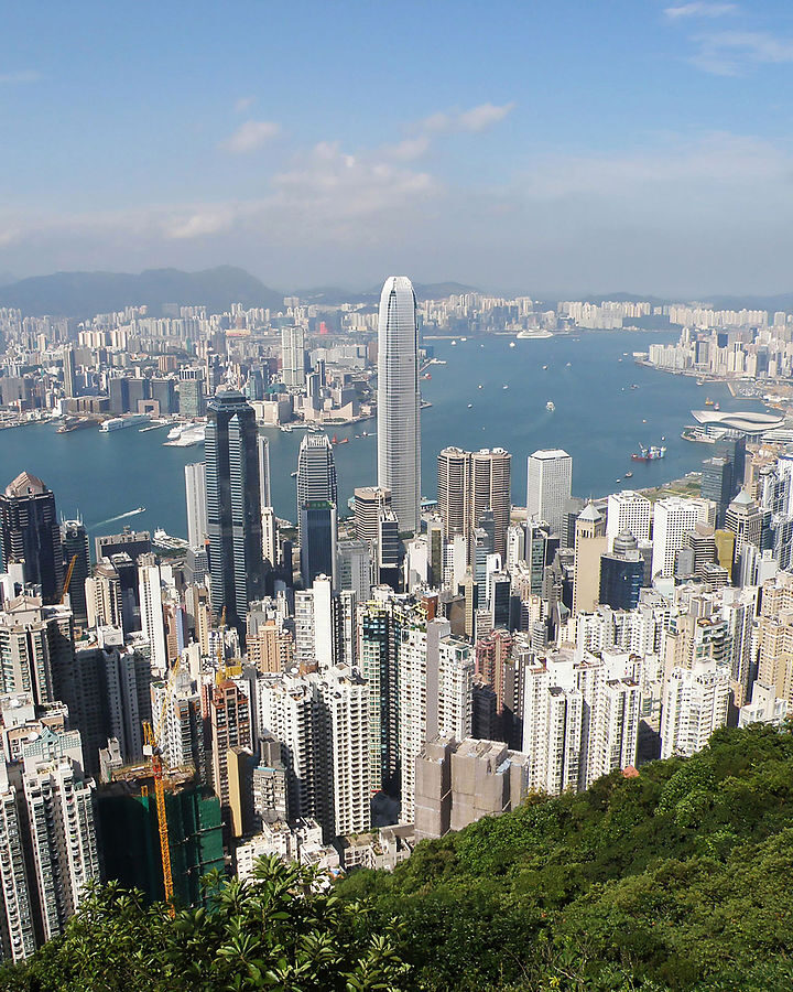 Overlooking Hong Kong. Photo by Exploringlife, courtesy of Wikipedia Commons