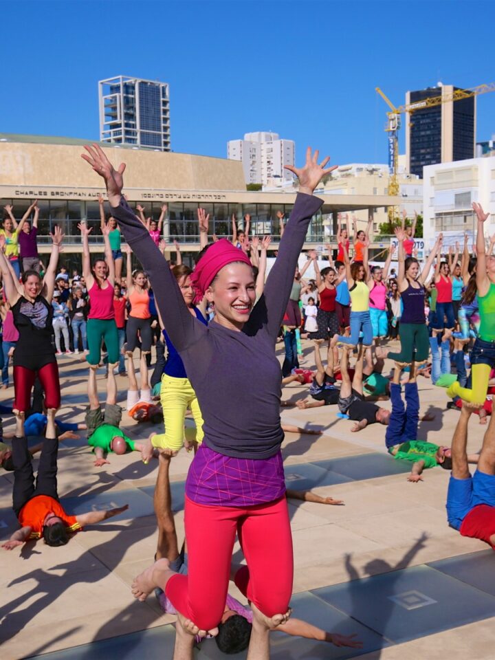 Acro-yoga flash mob in Tel Aviv. Photo by Eyal Bar