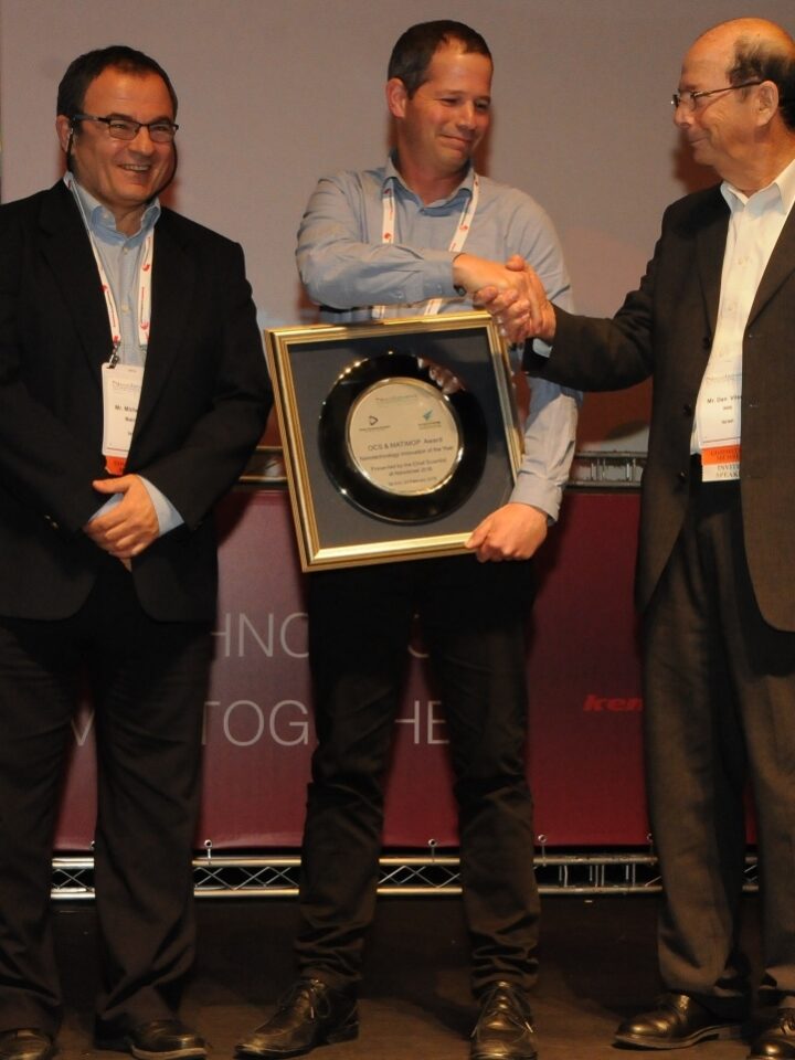 Dr. Shaul Lapidot, CEO, Melodea, received Nanotechnology Innovation of the Year Award at NanoIsrael 2016 in Tel Aviv. Photo courtesy of Yissum