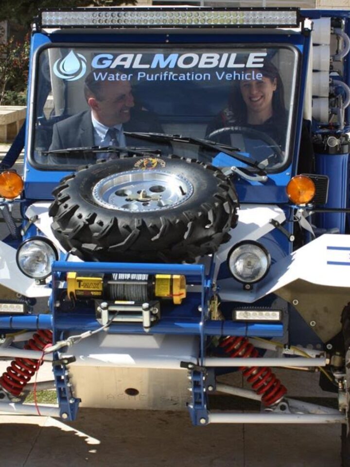 G.A.L. Water Technologies CEO Rami Aflalo and Israeli Deputy Foreign Minister Tzipi Hotovely in the GalMobile to be donated to Papua New Guinea. Photo: courtesy