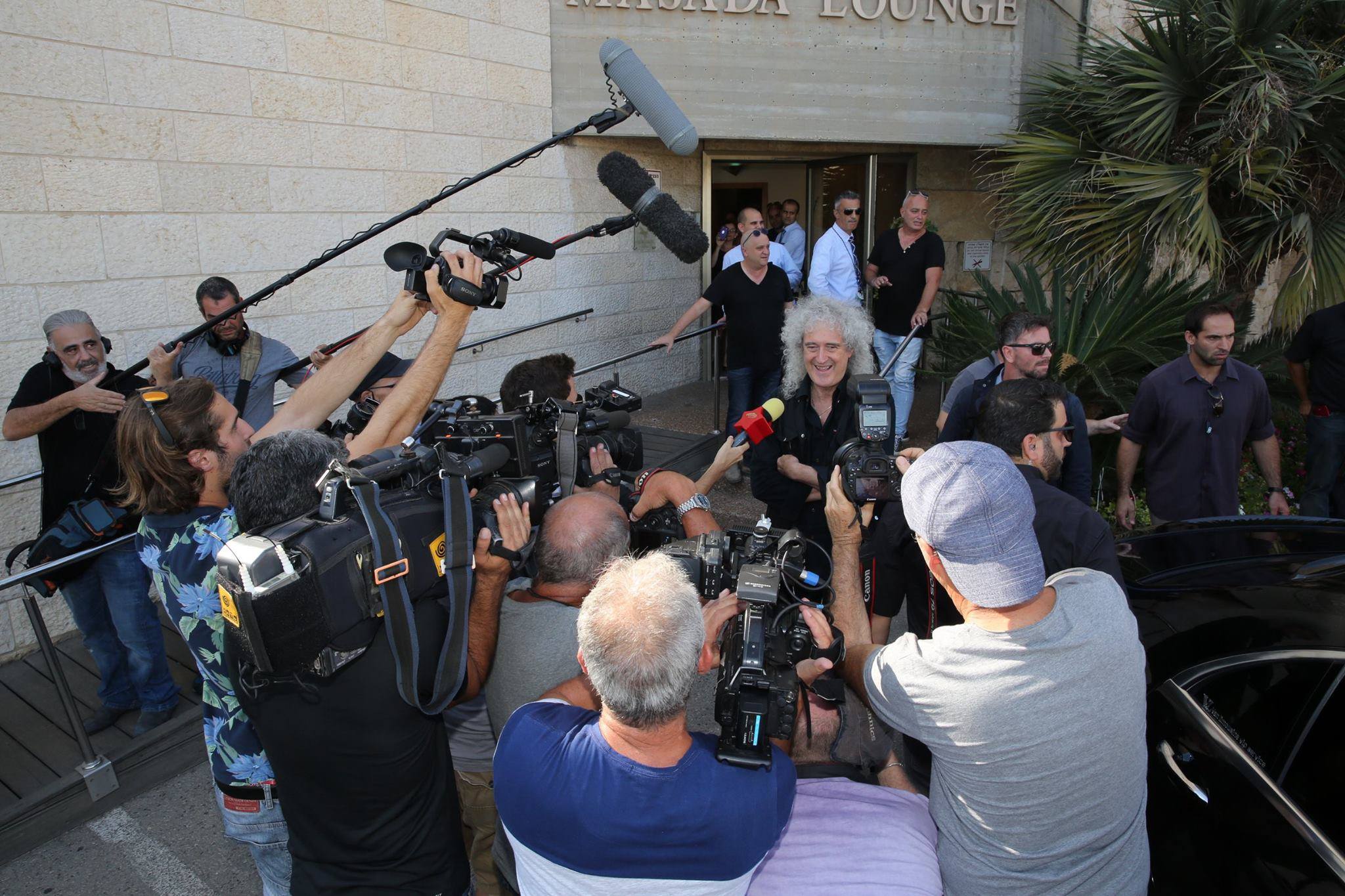 Queen lands in Tel Aviv. Photo by Udi Appelboim via LiberateArt