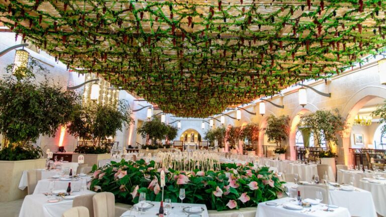 The sukkah at the Waldorf Astoria Jerusalem. Photo by Perry Easy