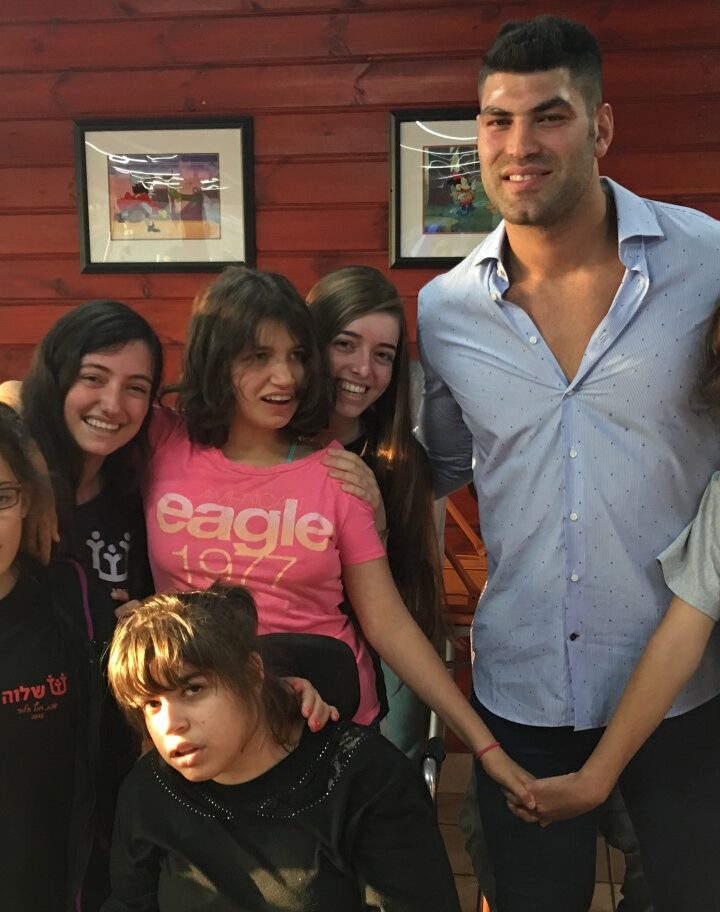 Israeli Olympic judoka Ori Sasson with children at Shalva. Photo: courtesy