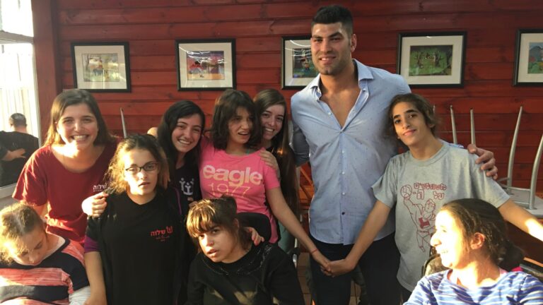 Israeli Olympic judoka Ori Sasson with children at Shalva. Photo: courtesy