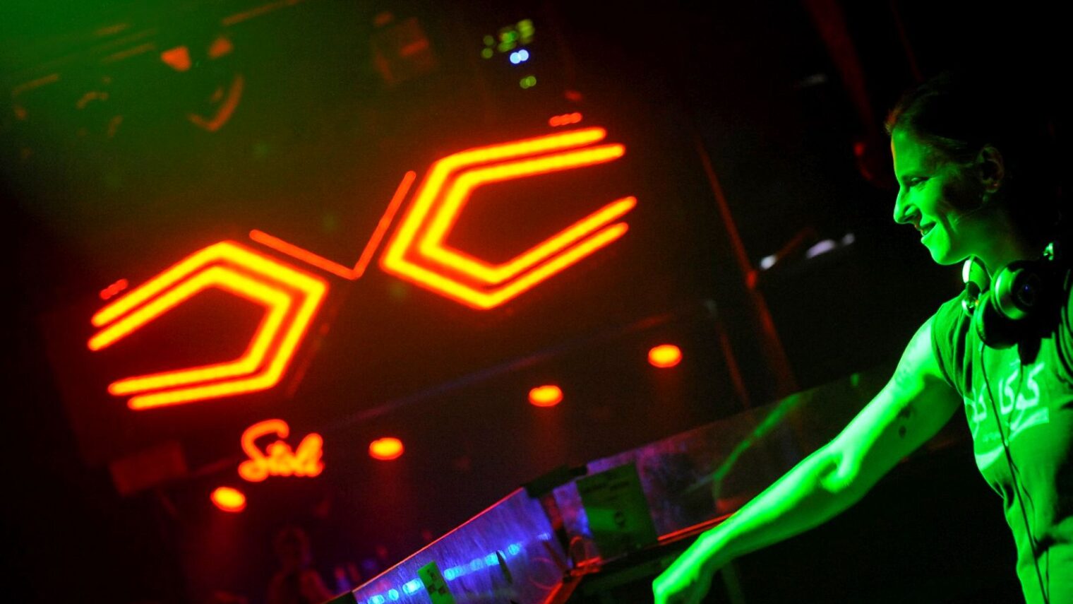 Israeli DJ Tami Bibring plays music at the Comfort Club in south Tel Aviv. Photo by Zuzana Janku/Flash90