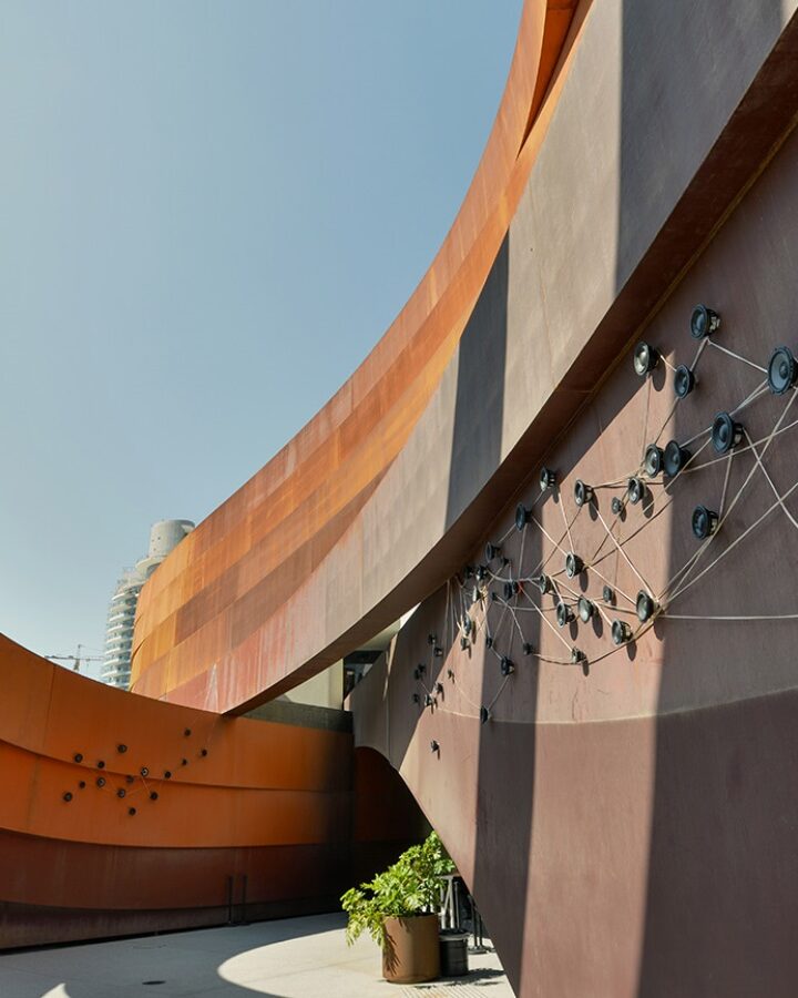 'The Sound of Architecture' uses Design Museum Holon's external facade to function as a large-scale echo chamber. Photography: Shay Ben Efraim