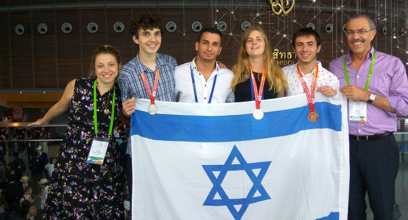 Israeli delegation to the 49th International Chemistry Olympiad in Thailand. Photo from Facebook page of the Schulich Faculty of Chemistry at the Technion