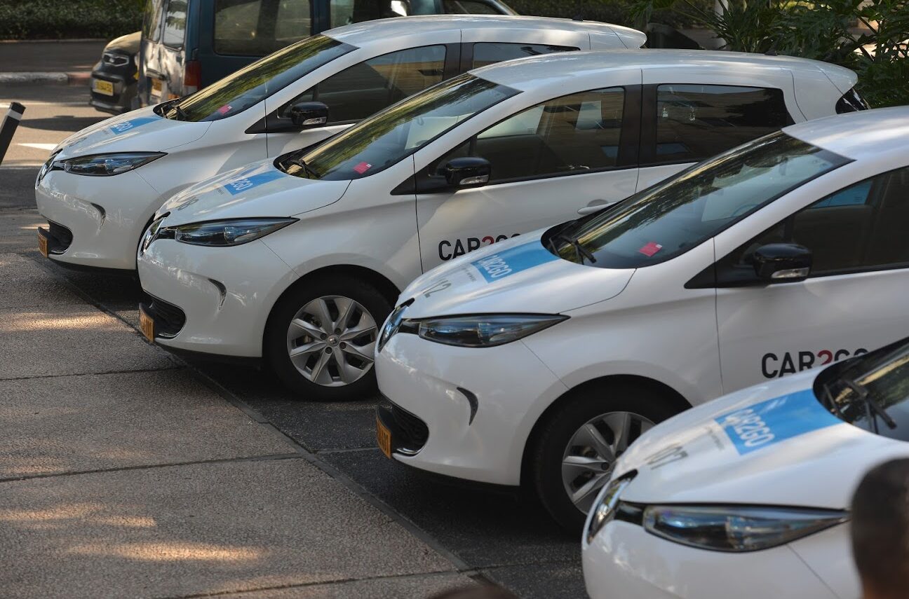 Part of the fleet of Car2Go’s new electric car sharing scheme in Haifa. Photo by Guy Asiag
