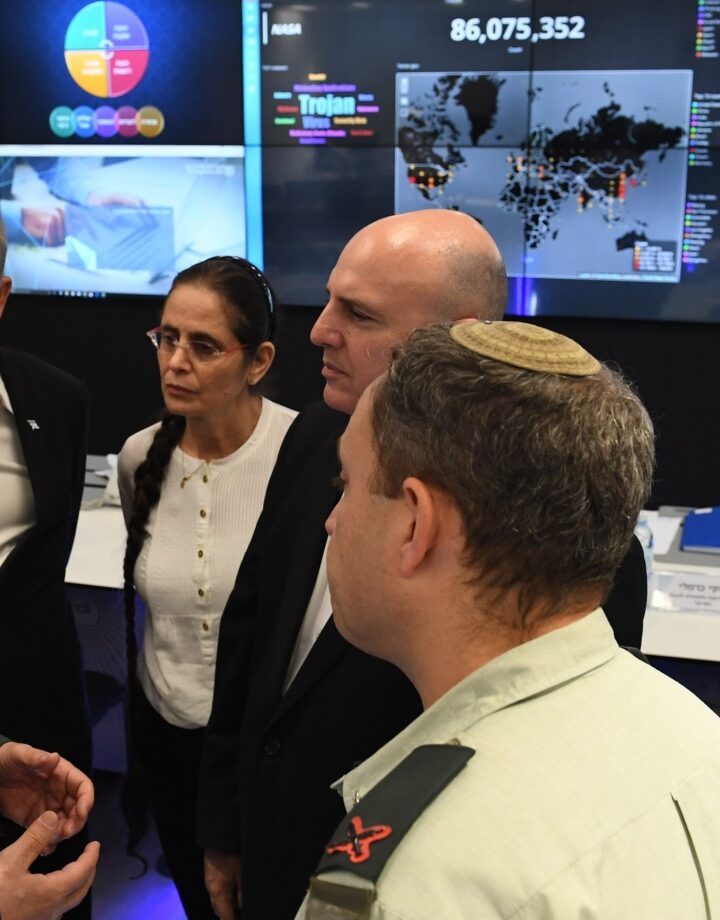 Israeli prime Minister Benjamin Netanyahu visits CyberSpark in Beersheva with Buki Carmeli, head of the National Cyber Defense Authority, and Eviatar Matania, head of the National Cyber Bureau in the Prime Minister's office. Photo by Kobi Gideon/GPO
