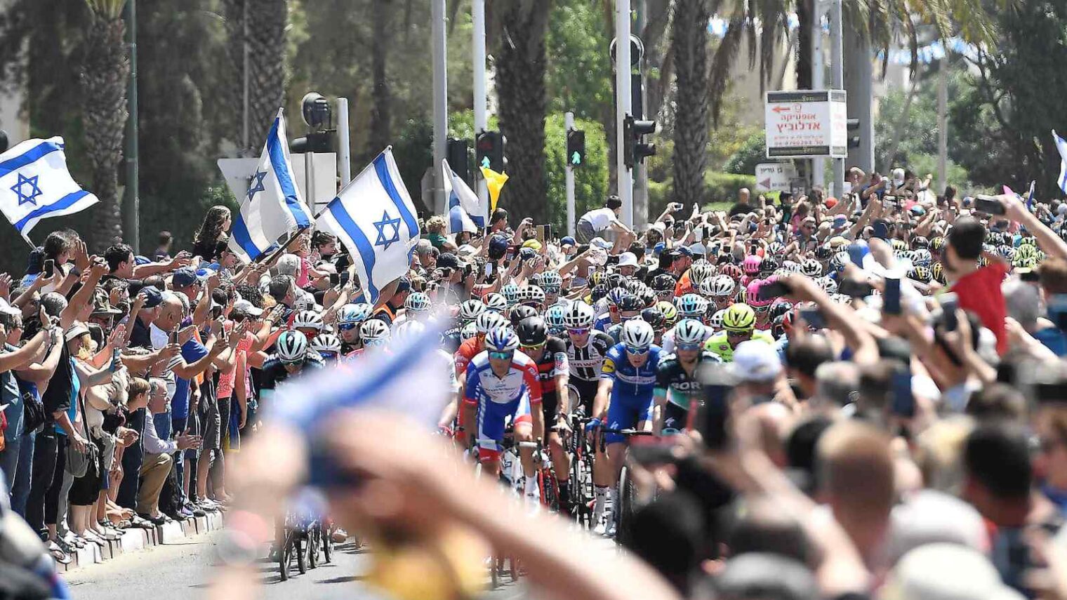 Israelis go wild for the Giro d’Italia Grand Tour, starting in Israel from May 4-6, 2018. Photos: LaPresse-D'Alberto/Ferrari/Paolone/Alpozzi