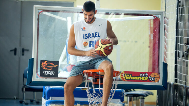 Israeli professional basketball player Omri Casspi. Photo by Moshe Shai/FLASH90