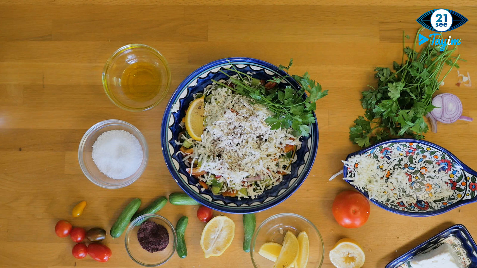 Fresh vegetables and olive oil form the basis of this tasty salad. Photo: screenshot