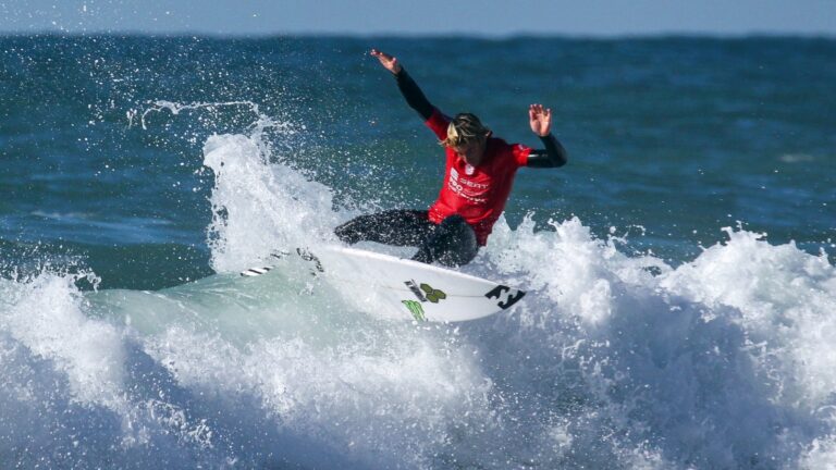American surfer Eithan Osborne won the 2019 SEAT Pro Netanya surfing competition, January 18, 2019. Photo by Flash90