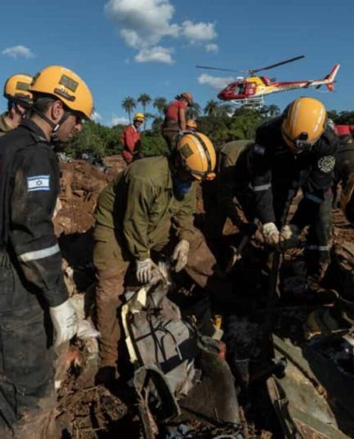 Israel Defense Forces soldiers and reservists helping to find bodies in Brazilian dam collapse. Photo courtesy of IDF