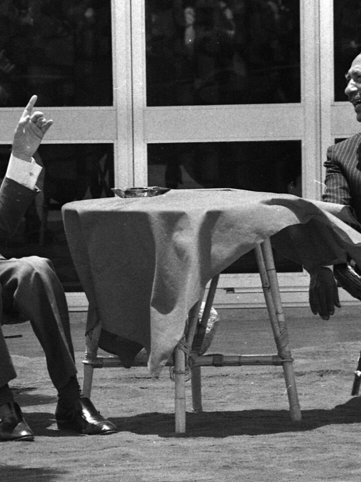 Begin and Sadat chatting in Ofira, June 1981. Photo by Dan Hadani - Dan Hadani Archive/National Library of Israel