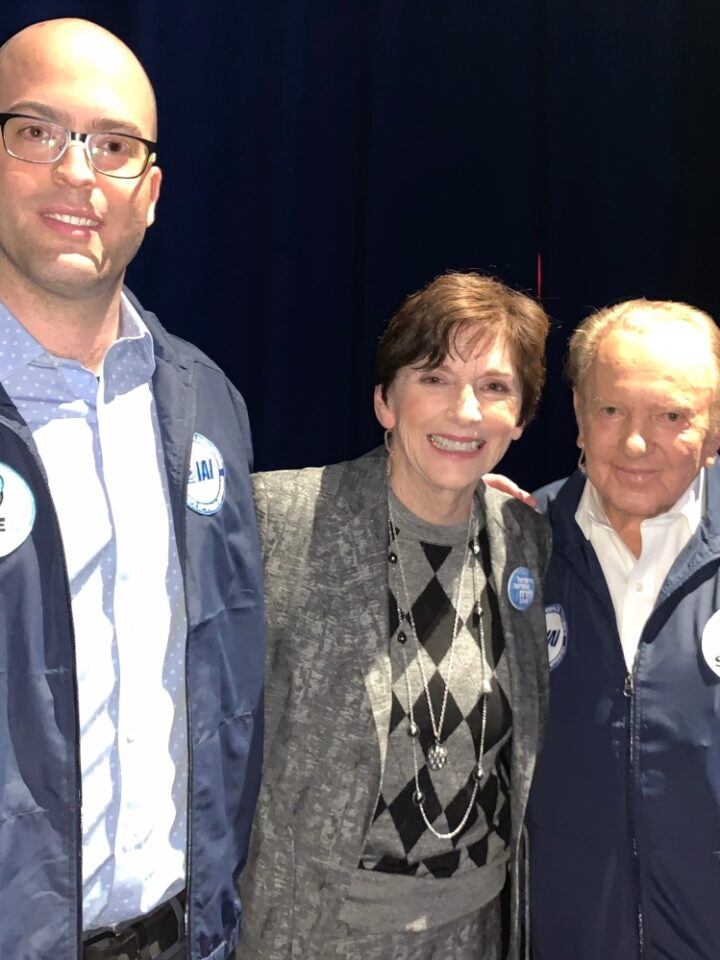 ISRAEL21c President Amy Friedkin, center, with SpaceIL cofounder Yonatan Winetraub, left, and donor Morris Kahn at the AIPAC Policy Conference in Washington, March 24, 2019. Photo: courtesy