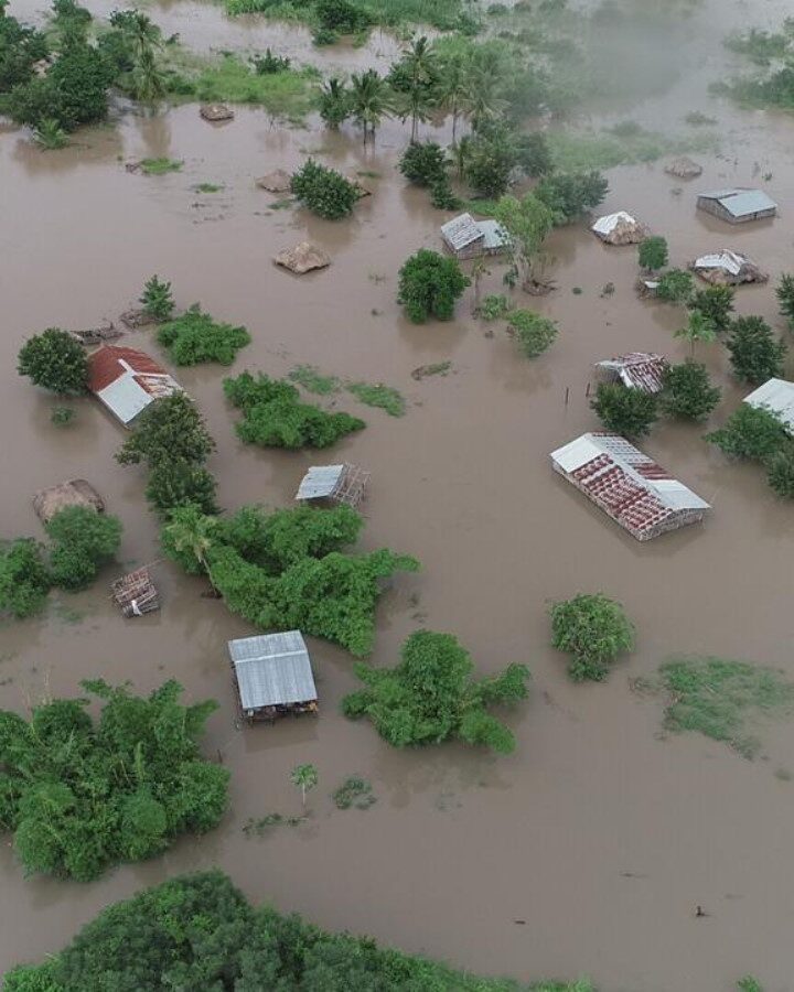 Flooding has washed away buildings, infrastructure and crops. Photo via World Food Programme