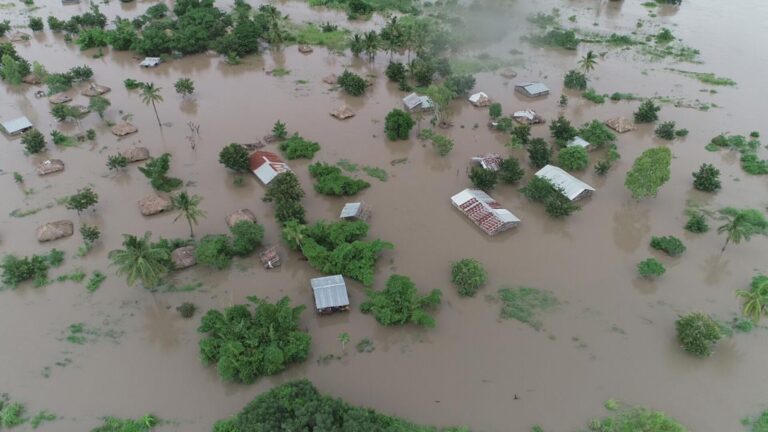 Flooding has washed away buildings, infrastructure and crops. Photo via World Food Programme