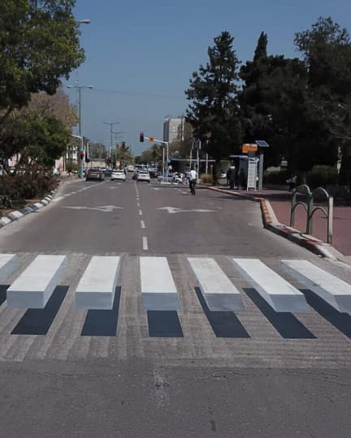 Ashkelon's new 3D crossing is intended to alert drivers and keep pedestrians safer. Photo by Eldad Ovadia