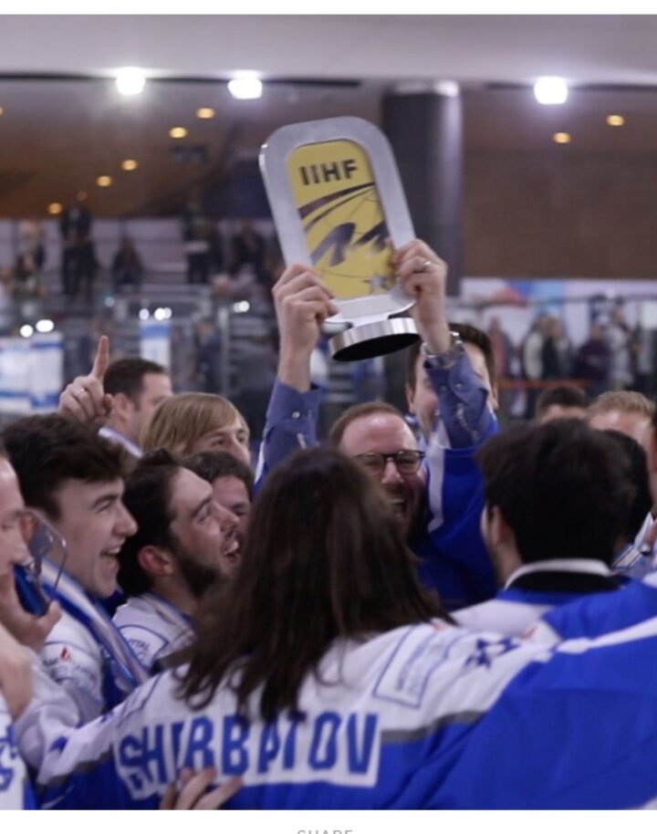 Israel’s gold-medal hockey team in Mexico City, April 2019. Photo by FCOSOTO for IIHF