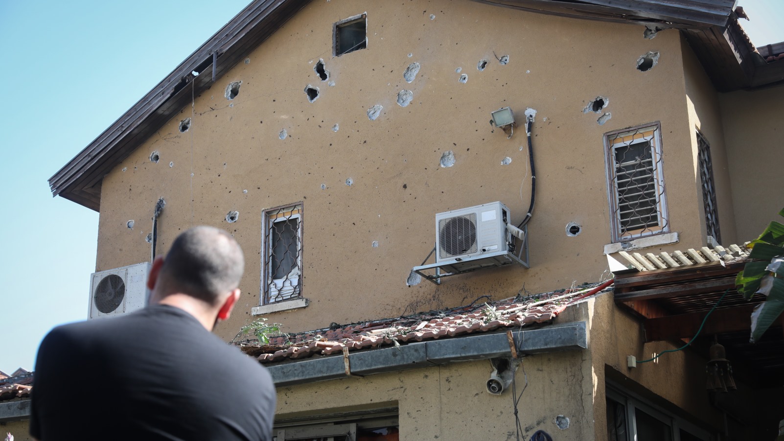 The home of an Israeli man killed from shrapnel wounds after his house was hit by a Gazan rocket in the southern city of Ashkelon. Photo by Noam Rivkin Fenton/Flash90