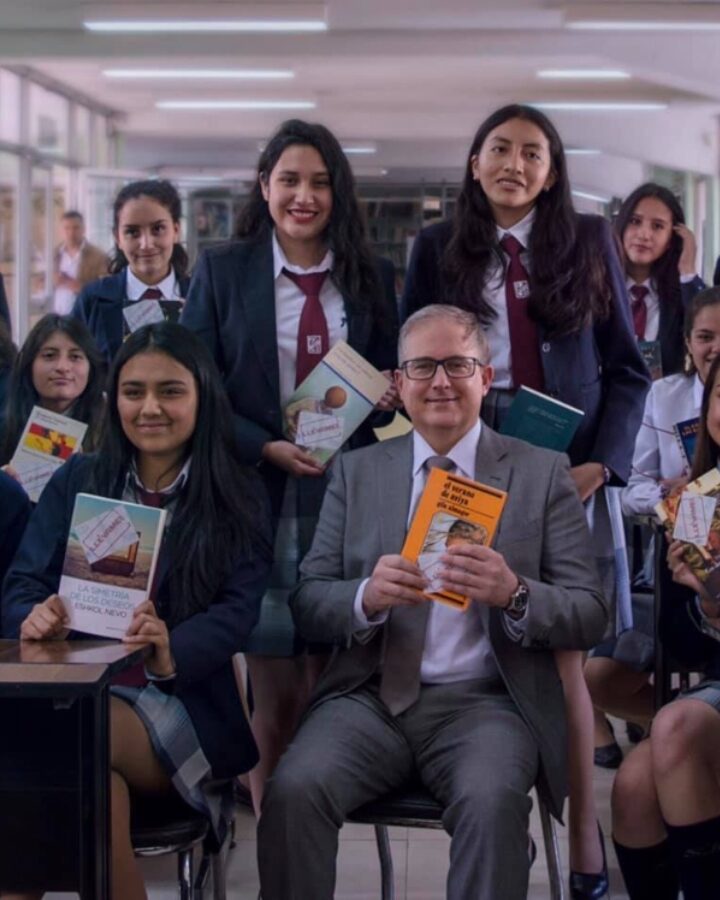 The Israeli Embassy in Ecuador led by Ambassador Edwin Yabo (center) has distributed 200 Israeli books translated into Spanish in five public areas of the country. Photo: courtesy