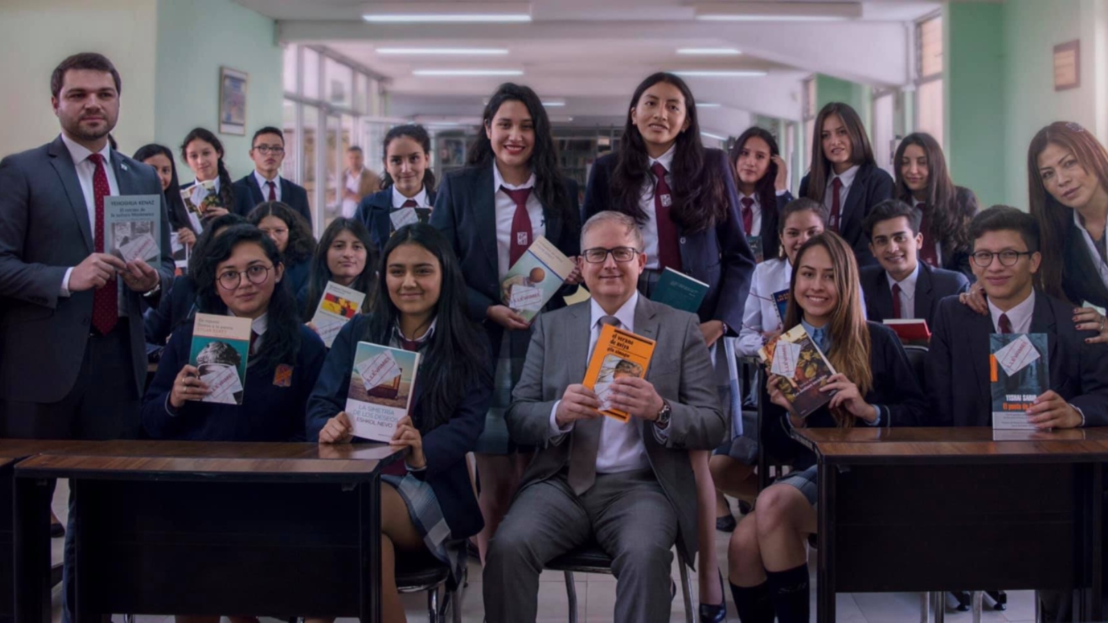 The Israeli Embassy in Ecuador led by Ambassador Edwin Yabo (center) has distributed 200 Israeli books translated into Spanish in five public areas of the country. Photo: courtesy
