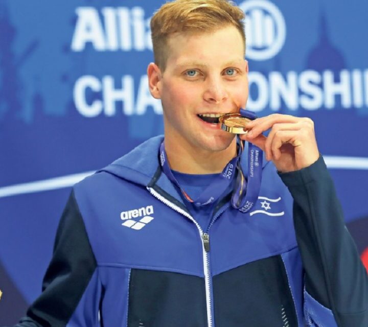 Mark Malyar with his gold medal from the 2019 World Para Swimming Allianz Championships in London. Photo courtesy of World Para Swimming