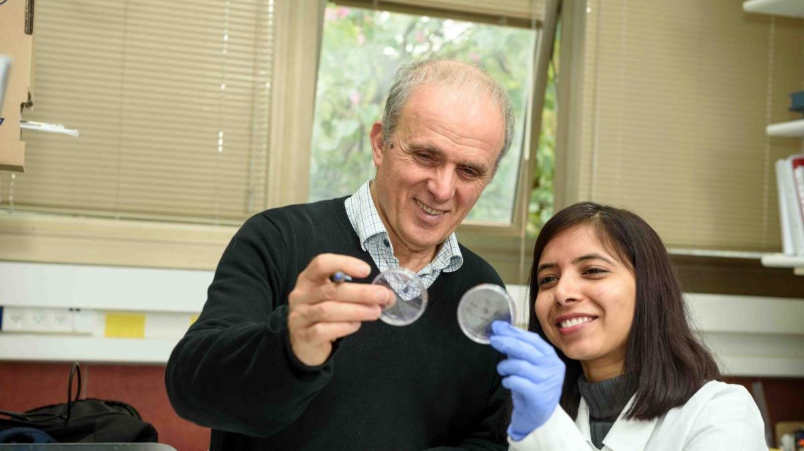 Prof. Yosef Yarden and Dr. Swati Srivastava propose a new treatment for Ewing sarcoma. Photo courtesy of Weizmann Institute